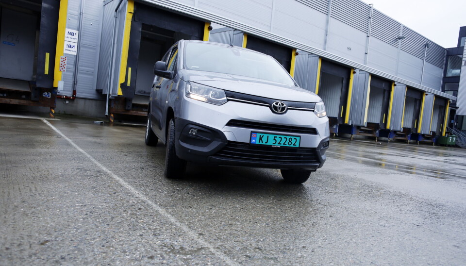 ENDELIG: Det har tatt tid, men nå er endelig også Toyota Proace City på plass med en 4x4-versjon i Norge. ENDELIG: Det har tatt tid, men nå er endelig også Toyota Proace City på plass med en 4x4-versjon i Norge.