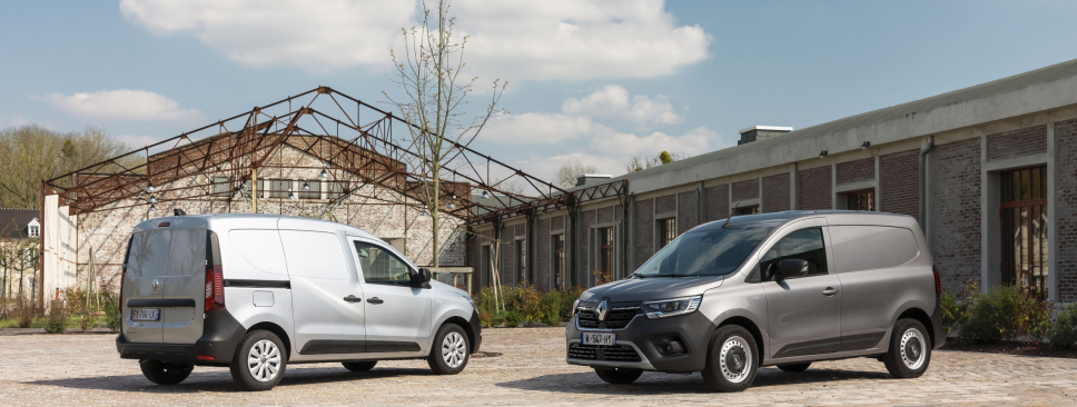 NYHETER: Nye Renault Express Van (t.h.) og Nye Renault Kangoo er vist frem. Førstnevnte er allerede på plass i Norge.