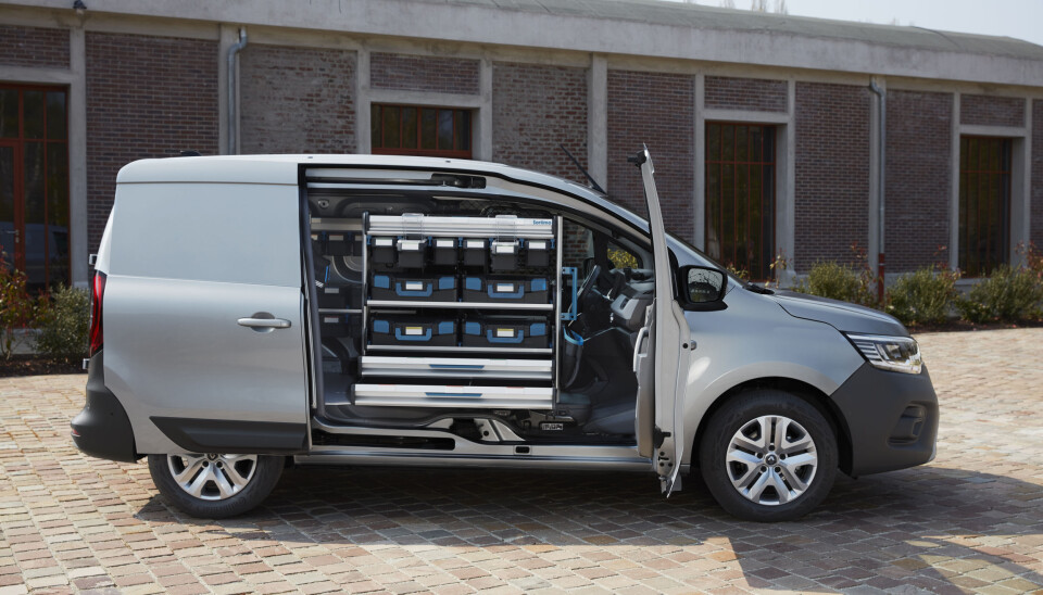 SESAM LUKK DEG OPP: Den nye sideåpningen som går både på for- og sidedør uten en B-stolpe i bilen byr på nye og spennende innrednings-løsninger.