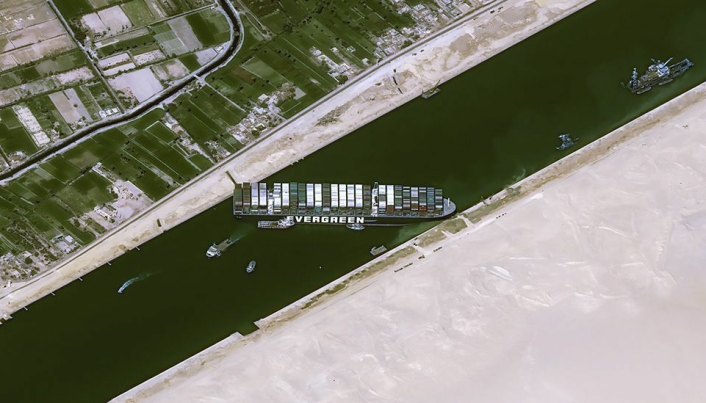 PROPP I SYSTEMET: I seks dager blokkerte containerskipet Ever Given Suezkanalen. Det har ført til ytterligere treghet i oversjøisk containertransport.