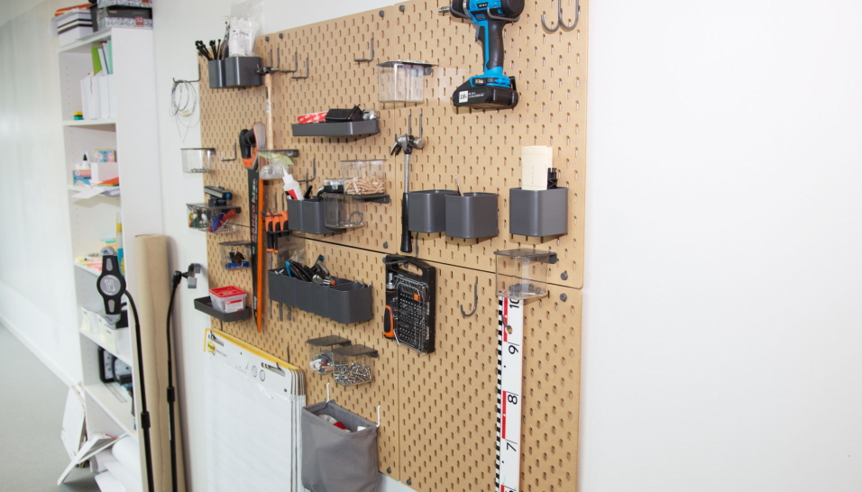 KAN DET FIKSES?: På Innovasjonshuben testes ting også i praksis, så her finnes en del verktøy å leke seg med.