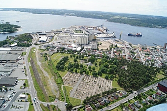 Sa ja til jernbaneterminal i Larvik