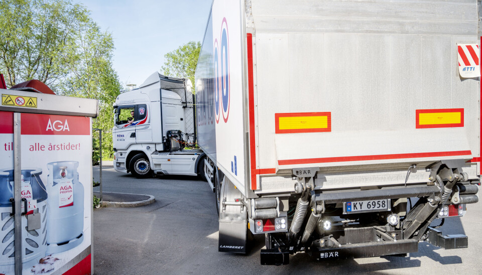Rema 1000 Distribusjon har har tatt i bruk fire Lamberet city-semier. Disse brukes til distribusjon ut i butikker med store volum og lite plass. Rema 1000 Distribusjon har har tatt i bruk fire Lamberet city-semier. Disse brukes til distribusjon ut i butikker med store volum og lite plass.