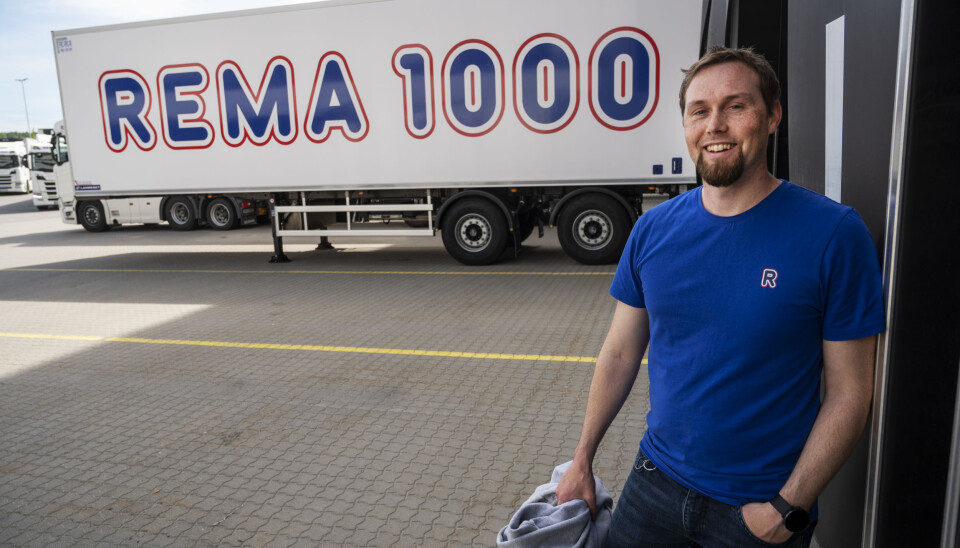TEST: Transportsjef Tommy Røssel Larsen i Rema 1000 Distribusjon har gode erfaringer med de korte citysemiene fra Lambaret. De har fire og i tenkeboksen på å anskaffe to til. TEST: Transportsjef Tommy Røssel Larsen i Rema 1000 Distribusjon har gode erfaringer med de korte citysemiene fra Lambaret. De har fire og i tenkeboksen på å anskaffe to til.