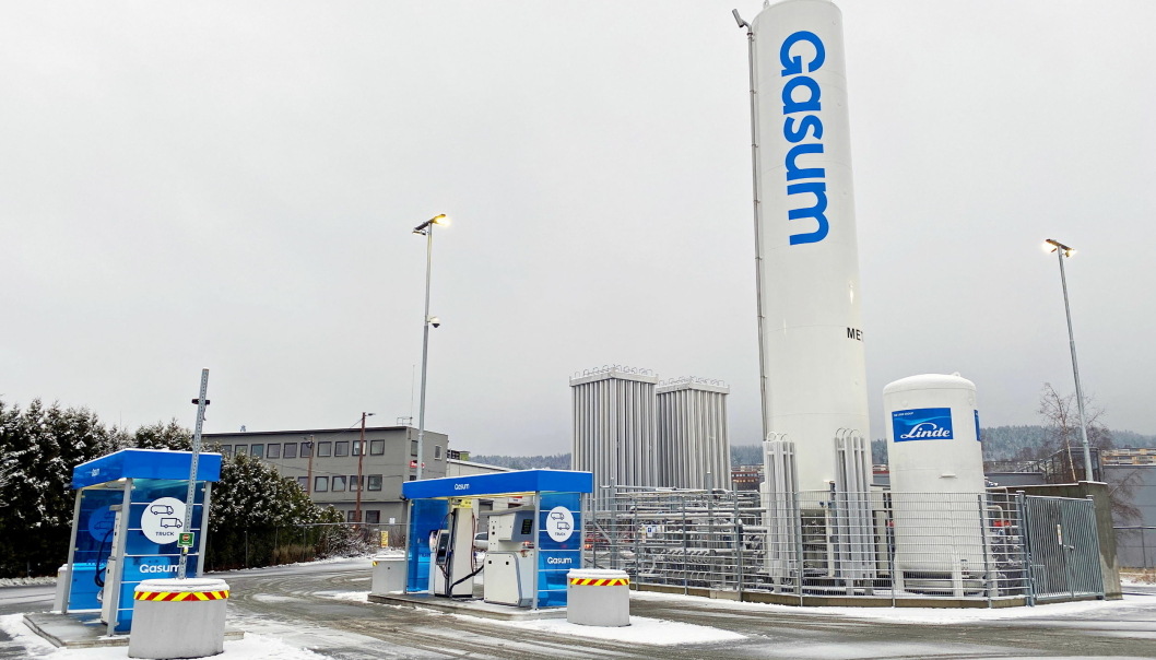 EN AV FÅ: Gasums fyllestasjon på Furuseth er én av fire stasjoner i Norge i dag som tilbyr flytende biogass.