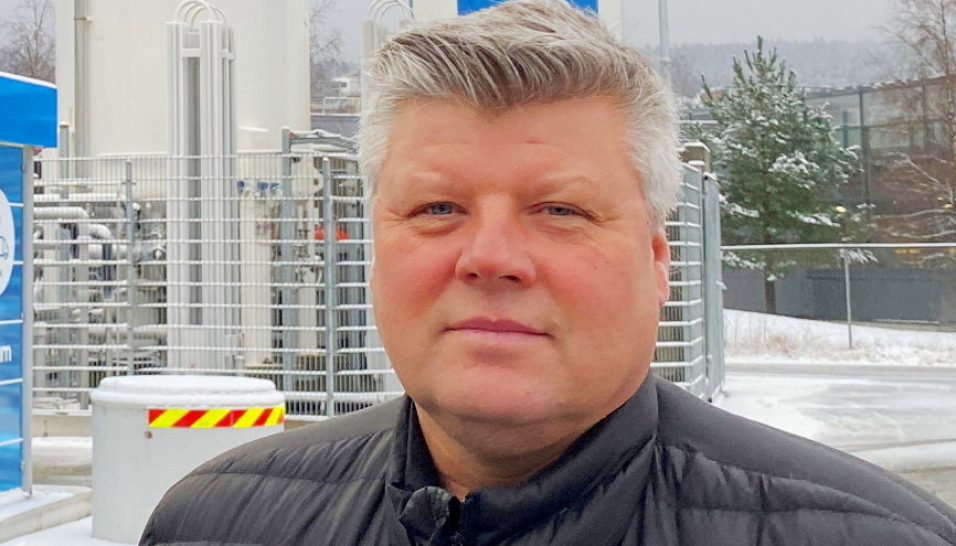 SATSER: John Melby i Gasum håper å kunne tilby langt flere fyllestasjoner for flytende biogass i løpet av få år.