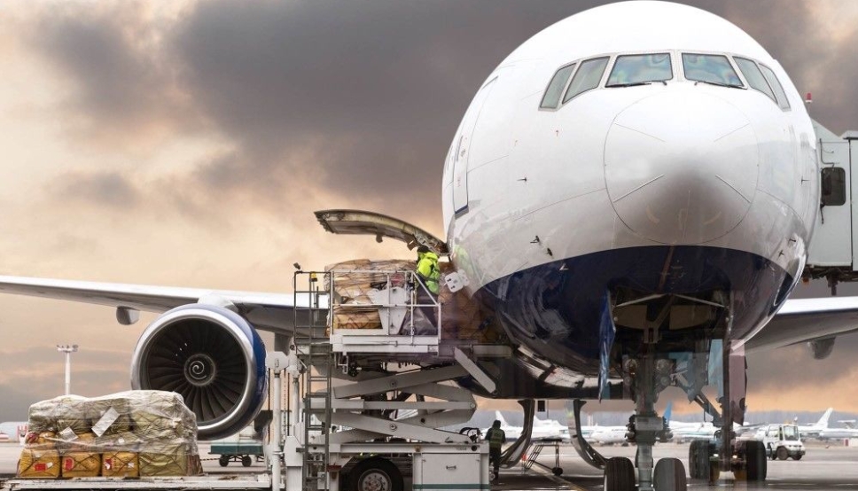 Flyfrakt i skjæringspunktet mellom kundekrav, covid-19 og klimapolitikk