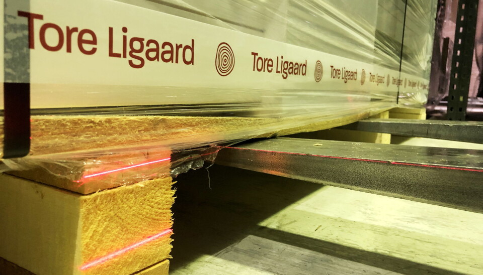 FÅR OVERSIKTEN: Med veiledning fra to lasere, skal truckføreren kunne ha full kontroll over både pall og gafler.