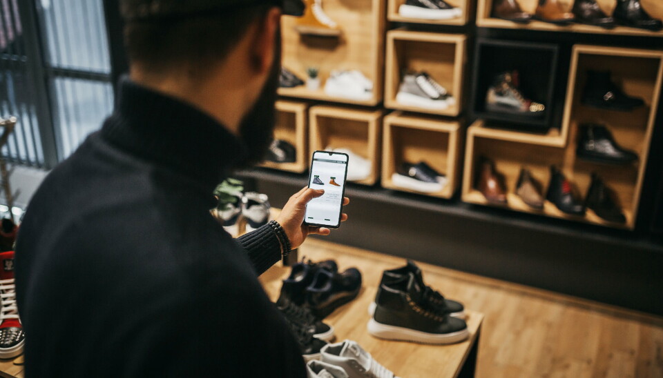 BUTIKK ELLER ONLINE: I kampen mellom rene nettbutikker og tradisjonelle retailere, lønner det seg å tenke strategisk og utnytte de fordelene man har, mener gründerne i NovaRetail.