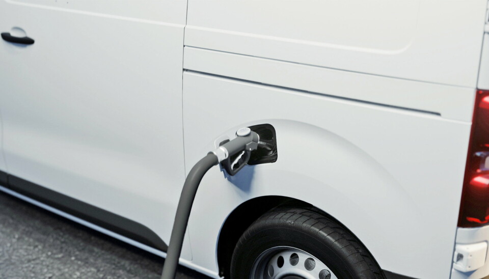 FYLLES: Det er nesten samme måte å fylle som med en dieselbil og fyllingen tar kun tre minutter. FYLLES: Det er nesten samme måte å fylle som med en dieselbil og fyllingen tar kun tre minutter.