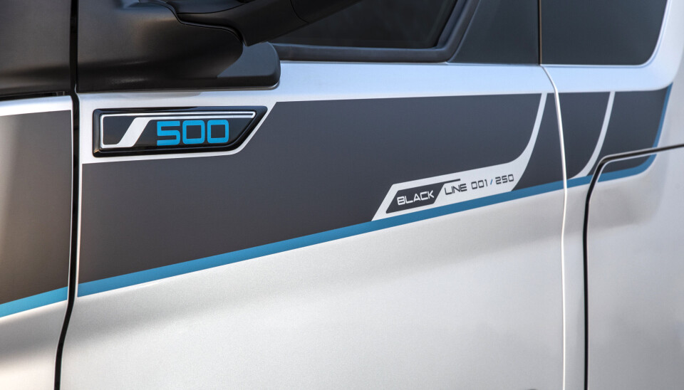 Ford F-Max Blackline er laget som «limited edition». På bildet er nr. 1 av 250. Foto: Ford Trucks