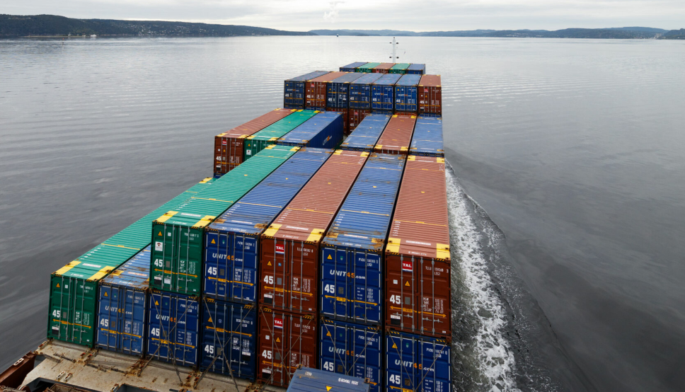 Med økte priser på leie av skip, kan mange containere komme til å havne tilbake på veien igjen, frykter både rederier og havner.