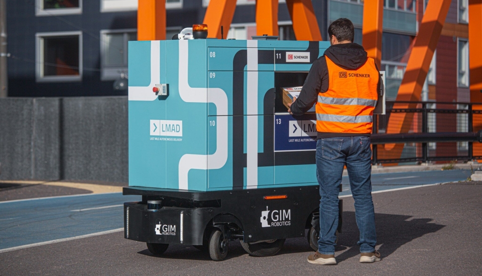 DB Schenker tester leveringsrobot som hentepunkt i Helsinki.