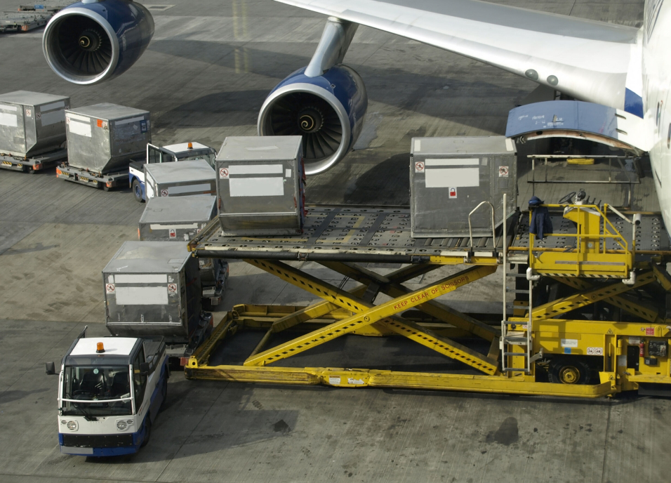 Flyfrakt blir langt mer effektivt nå både fly og infrastrukturen rundt er tilpasset formålet.