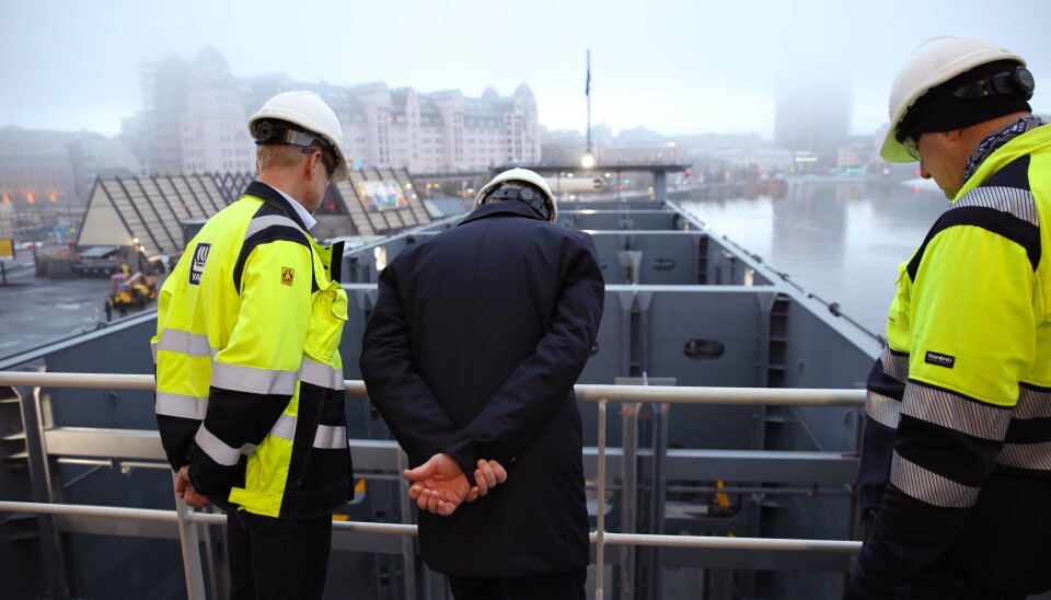 Statsminister Jonas Gahr Støre fikk omvisning på Yara Birkeland i Oslo fredag morgen. Statsminister Jonas Gahr Støre fikk omvisning på Yara Birkeland i Oslo fredag morgen.
