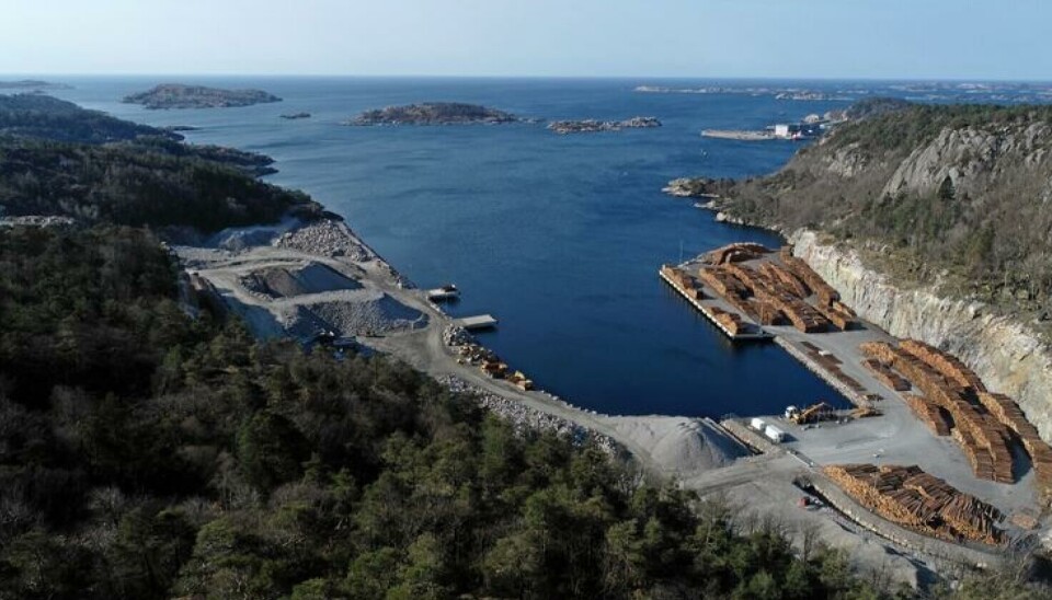 Strømsvika tømmerkai ved Mandal er en av kaiene som nå får støtte.