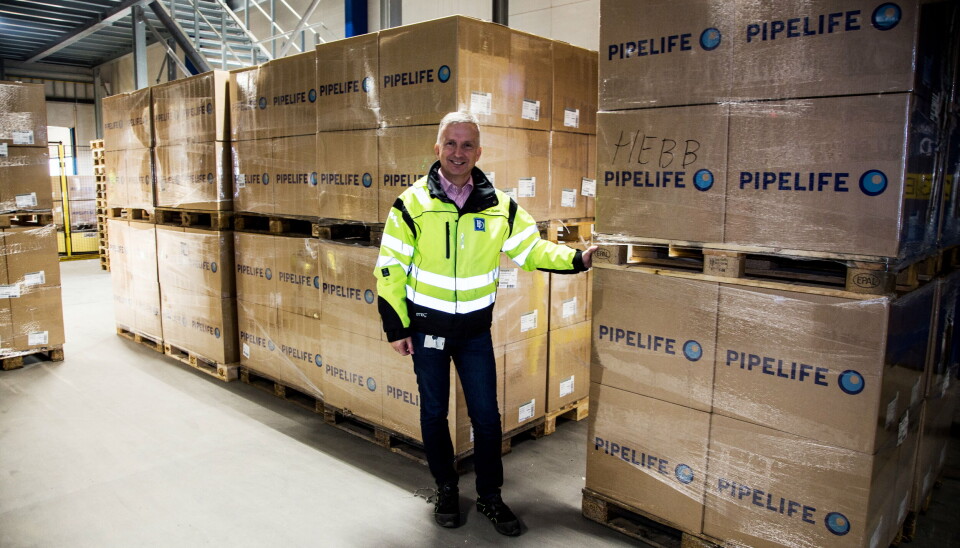 EN LOGISTIKERS DRØM: Brødene Dahl har totalt 29.000 unike artikler på lager, og mange i ukurante størrelser og former. Derfor er det et slags høydepunkt når det kommer inn perfekte paller med nydelig stablede esker, som denne forsendelsen fra Pipelife. De kan gå rett inn i det automatiserte høytlageret.