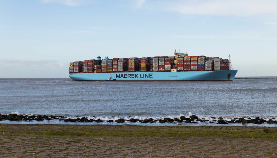 UTSKIFTING: De nye containerskipene som kommer i løpet av 2024 erstatter i stor grad eldre skip. Så det er ikke nødvendigvis slik at tilbud og etterspørsel da vil utlignes. Her er Murcia Mærsk på vei inn til Rotterdam.