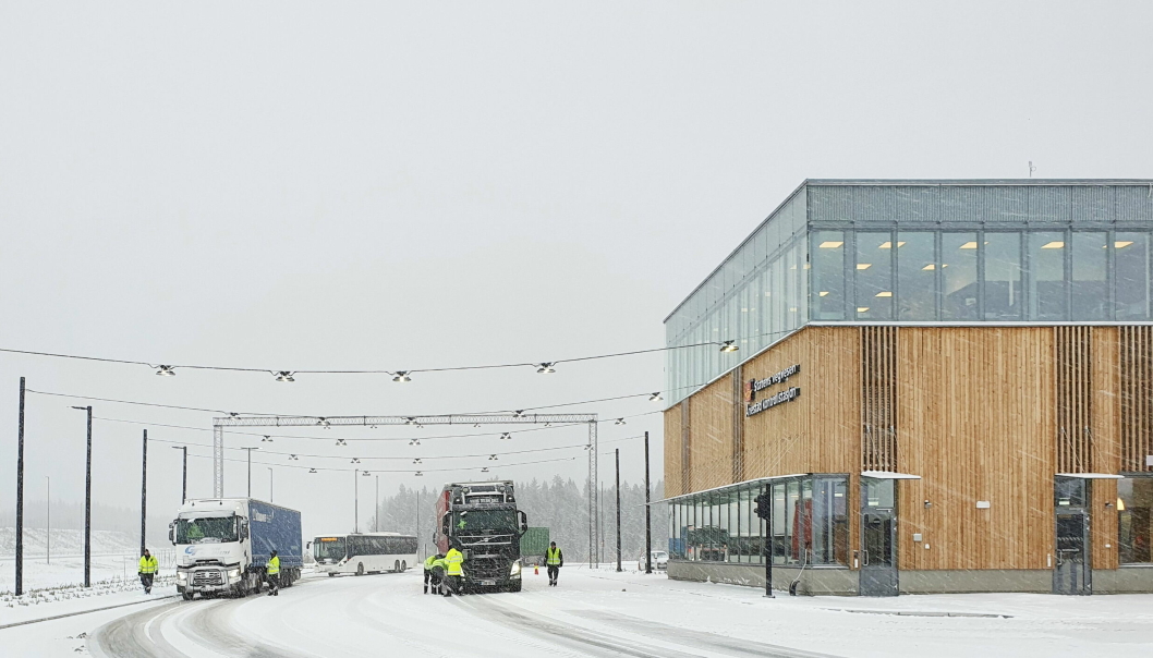 Statens vegvesen kontrollerte nærmere 80.000 tungbiler i 2021. Dette bildet er fra Ånestad kontrollstasjon i Innlandet.