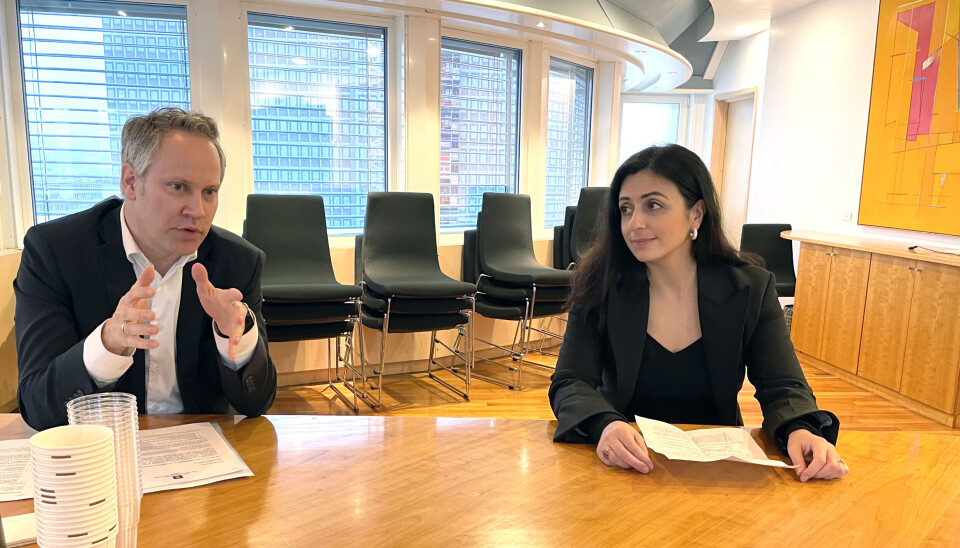 TAR GREP: Samferdselsminister Jon-Ivar Nygård og arbeids- og inkluderingsminister Hadia Tajik setter i gang arbeidet med en handlingsplan mot sosial dumping i transportsektoren.