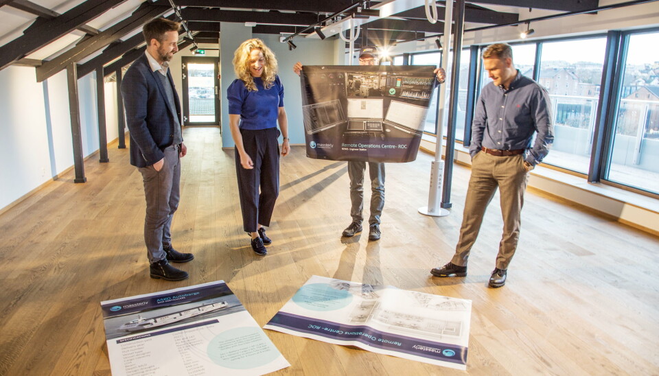 BASEN: Her i tredje etasje på kaia i Horten skal Massterly bygge sitt første ROC - Remote Operations Center. Fra venstre CEO Tom Eystø, salgs- og markedsansvarlig Pia Meling, daglig leder hos Asko Maritime Kai Just Olsen og sjef for forretningsutvikling Jon Nordgard. BASEN: Her i tredje etasje på kaia i Horten skal Massterly bygge sitt første ROC - Remote Operations Center. Fra venstre CEO Tom Eystø, salgs- og markedsansvarlig Pia Meling, daglig leder hos Asko Maritime Kai Just Olsen og sjef for forretningsutvikling Jon Nordgard.