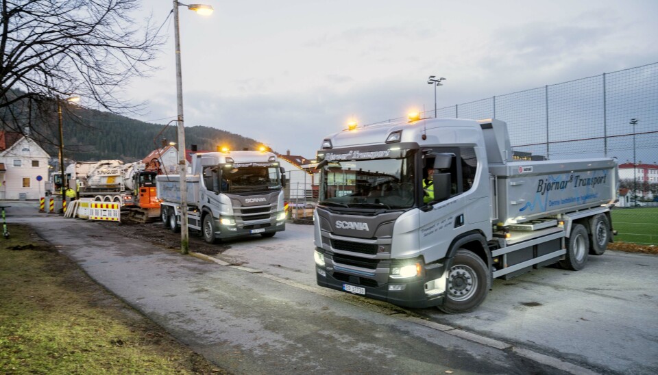 FØRSTE: Bjørnars Transport har kjøpt fire elektriske tippbiler som skal gå i Bergen. Fra å nærmest fylle oppdragsboka fra dag til dag på mesteparten av bilene skal elbilene gå i toårs-kontrakter.