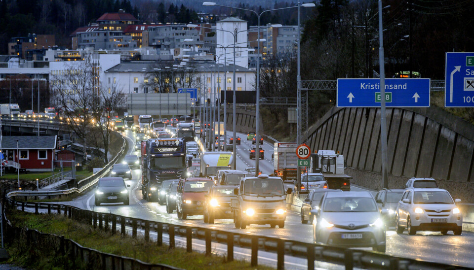Stat, fylker og kommuner er store innkjøpere av kjøretøy og transporttjenester. Riksrevisjonen mener miljøkravene som stilles i forbindelsene med anskaffelsene står til stryk.