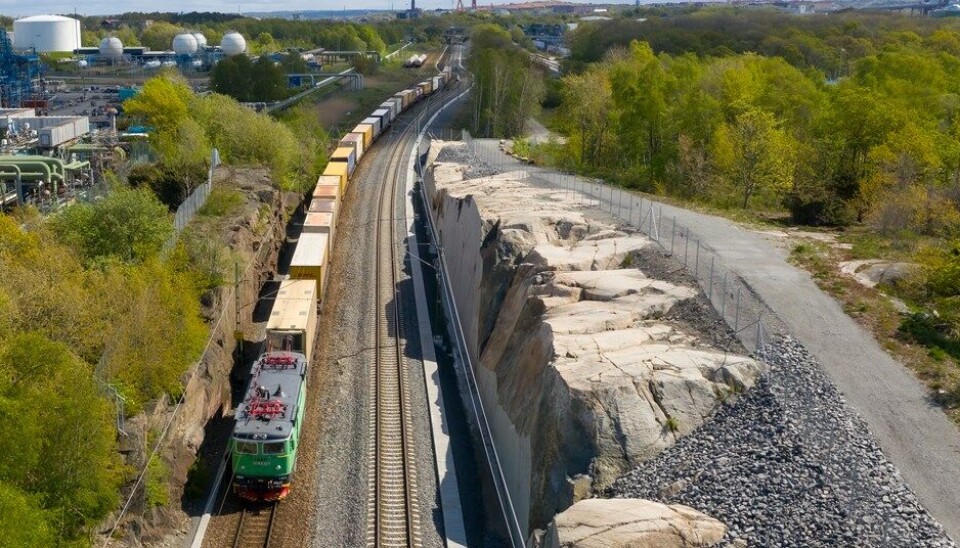 Havnelinjen som leder inn til Gøteborgs havn er en av Sveriges viktigste jernbaneforbindelser og bygges ut i etapper til dobbeltspor.