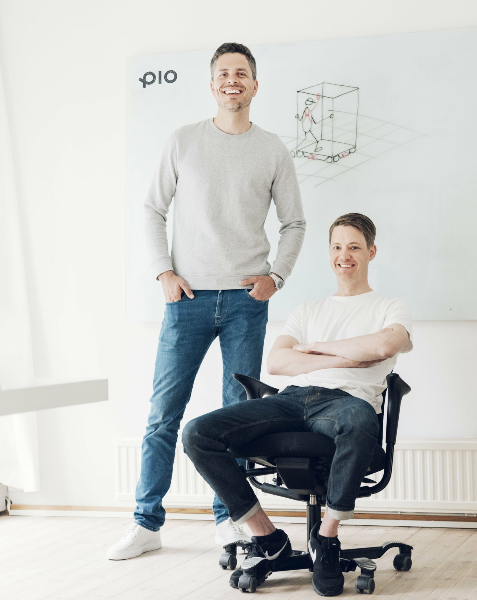 Magne Hatteland (til venstre) og Simen Aarseth som har de siste to rene bygget Pio.Hatteland er VP & Head of Pio, Simen Aarseth er Product Director.Foto: Tommy Ellingsen