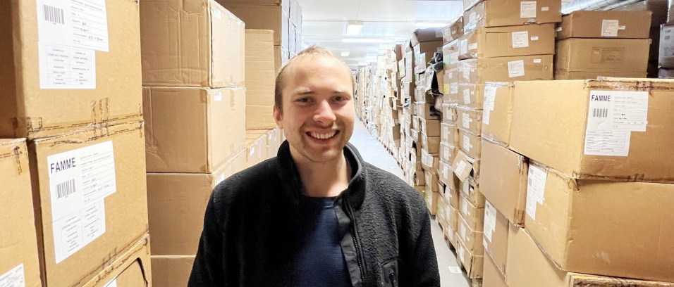 PÅ FLYTTEFOT: Greg Taube, daglig leder i Famme, gleder seg til å komme i gang i nye lokaler. Her fra Grorud-lageret, som han håper å få leid ut - inkludert det lille AutoStore-anlegget.