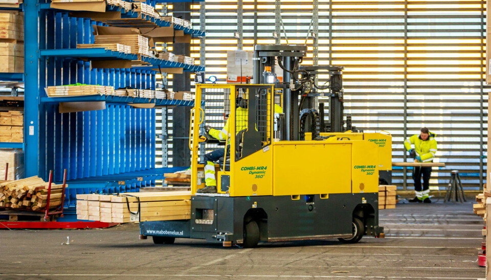 NYTT SYSTEM: Nye Combilift MR4 med det helt nye styresystemet Dynamic 360, åpner for mer effektiv og smidig kjøring på lageret. NYTT SYSTEM: Nye Combilift MR4 med det helt nye styresystemet Dynamic 360, åpner for mer effektiv og smidig kjøring på lageret.