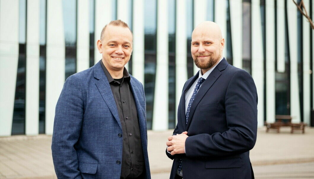 Øyvind Ludt (f.v.) og Glenn Lund presenterer funnene fra Vareeierundersøkelsen på Logistikk 2022 på Vika kino 31. mai.