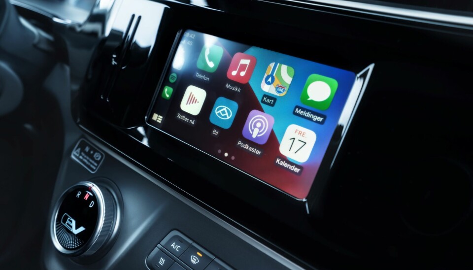 NYTT: Infotainmentsystemet er nytt og er nå kompatibelt med Apple Carplay NYTT: Infotainmentsystemet er nytt og er nå kompatibelt med Apple Carplay