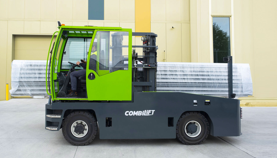 Med den elektriske sidelasteren tilfredsstiller Combilift kunder som etterspør mer miljøvennlige alternativer.