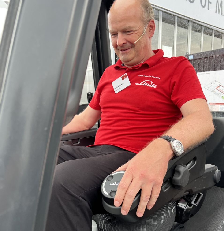 Produktsjef Frank Bergmann stortrives med det nye minirattet.