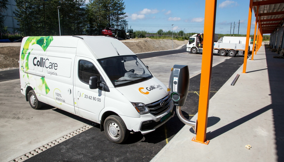 Ved rampene har ColliCare installert el-billadere for over-natta-lading av varebiler og elektriske distribusjonsbiler.