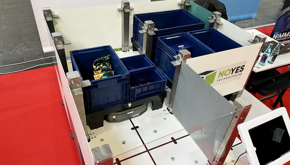 NoyesStorage baserer seg på rimelige roboter i en kompakt kubeløsning. NoyesStorage baserer seg på rimelige roboter i en kompakt kubeløsning.