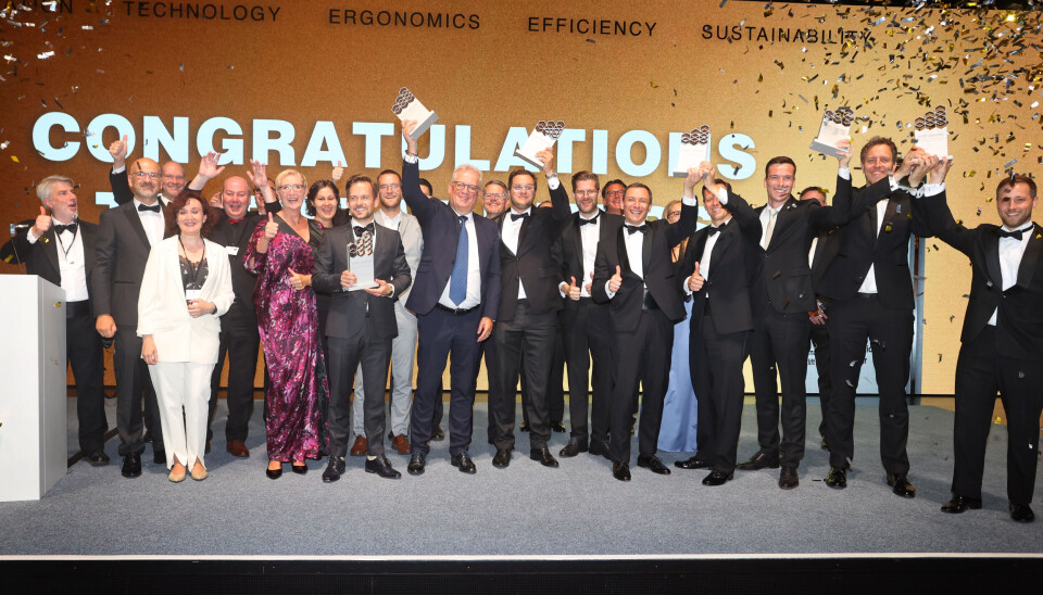 Vinnerne ble offentliggjort på et arrangement i München torsdag kveld. Her jubler vinnerne sammen med jurymedlemmene som var til stede.