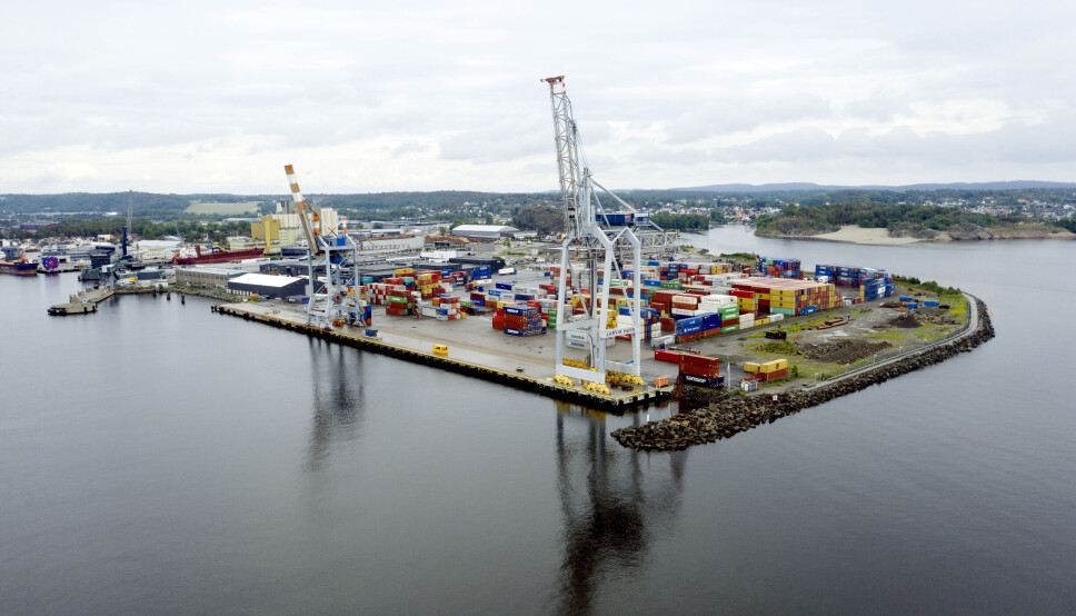 Larvik Havn effektiviserer gjennom digitalisering. Larvik Havn effektiviserer gjennom digitalisering.