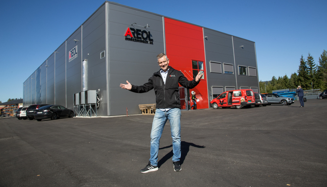 Areol har flyttet inn i nytt bygg på Maura i Nannestad kommune.  Daglig leder Kjetil Bergseth ønsker velkommen.