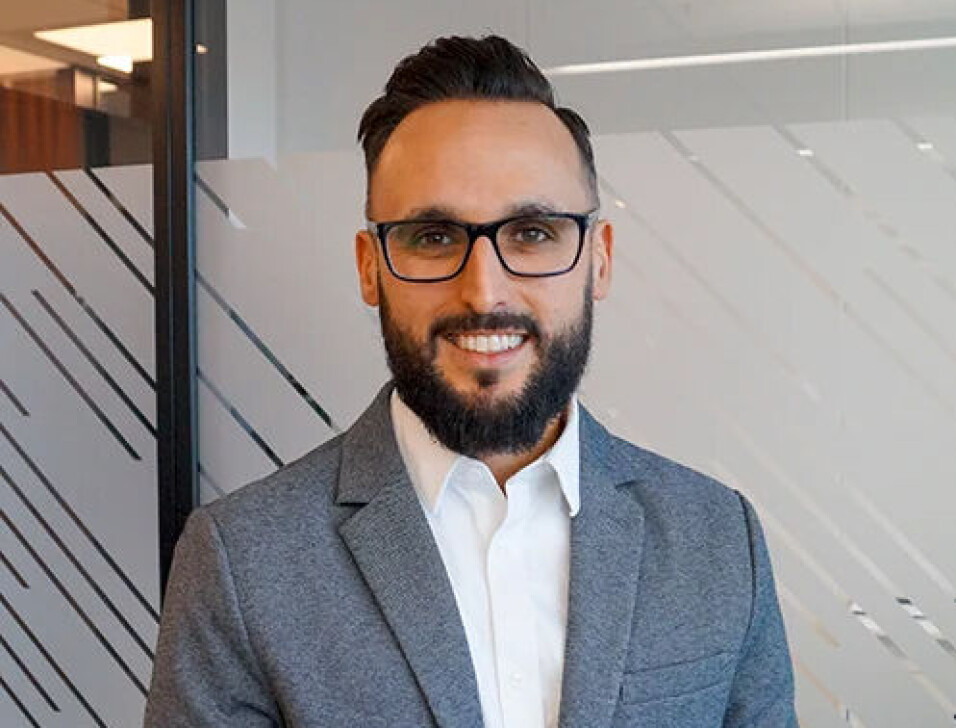 SER LOGISTIKKLØSNINGER: Karim El-Kelish er Logistics Solutions Manager hos Toyota Material Handling, og forteller at etterspørselen etter automatiske løsninger er stor, men at beslutningene tar litt tid hos kundene. SER LOGISTIKKLØSNINGER: Karim El-Kelish er Logistics Solutions Manager hos Toyota Material Handling, og forteller at etterspørselen etter automatiske løsninger er stor, men at beslutningene tar litt tid hos kundene.