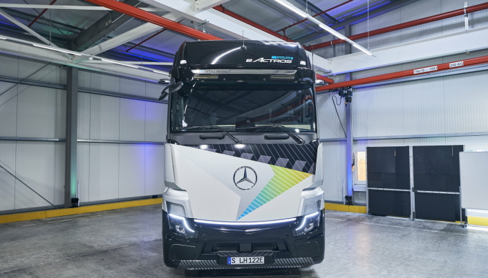 500 KM: Minimum 500 kilometer lover Mercedes at den nye langtransportbilen skal klare.