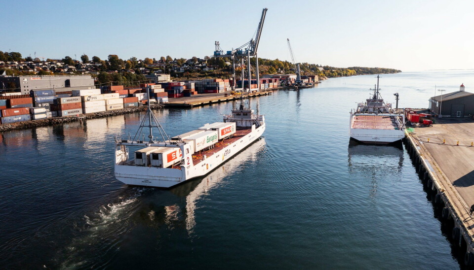 REVOLUSJON I GANG: MS Therese seilte 3. oktober sin første tur med gods fra Moss Havn. Hun passerer MS Marit som ligger til kai. REVOLUSJON I GANG: MS Therese seilte 3. oktober sin første tur med gods fra Moss Havn. Hun passerer MS Marit som ligger til kai.