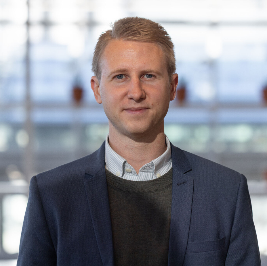 Fredrik Stavik er pakkedirektør i Helthjem.