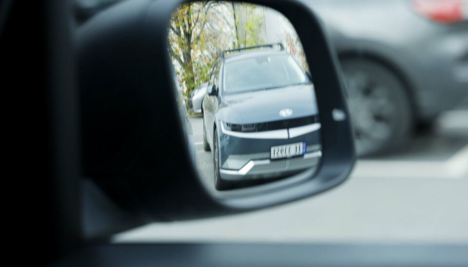 SMÅ: Sidespeilene er ett av få ankepunkter vi finner med bilen. De gir litt dårlig oversikt rundt kjøretøyet. SMÅ: Sidespeilene er ett av få ankepunkter vi finner med bilen. De gir litt dårlig oversikt rundt kjøretøyet.