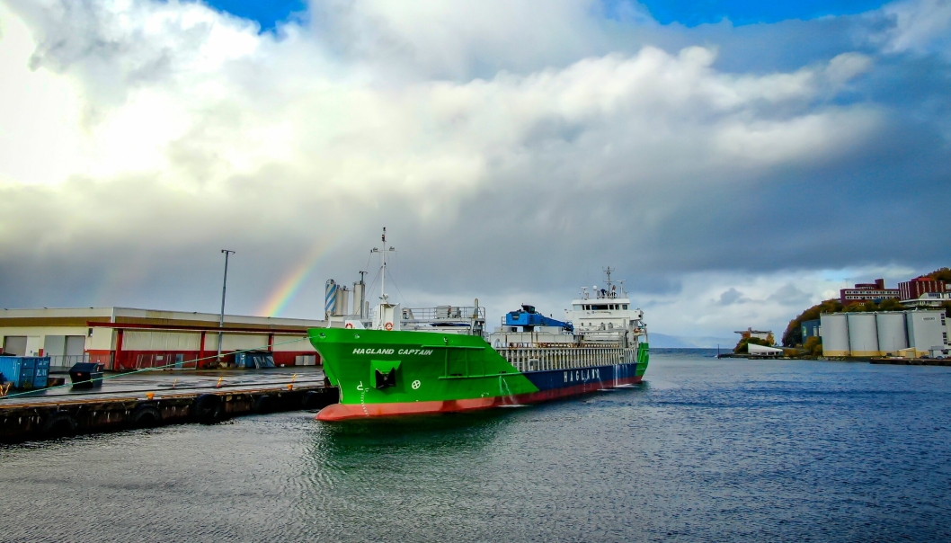 Hagland Captain kan ta en last på 4500 tonn, og er verdens første hybride lasteskip.