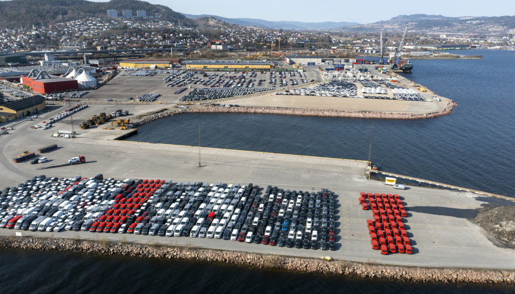 Dette bildet av Drammen Havn ble tatt i 2021, men det er atskillig trangere med biler nå enn da.