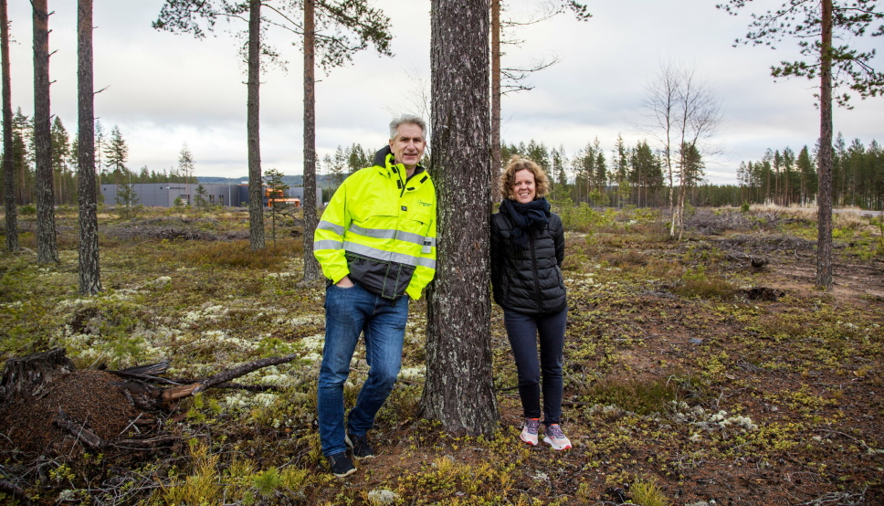 ELVERUM VEKST: Odd-Erling Lange, daglig leder Elverum Vekst og Anna-Thekla Tonjer, prosjektleder og daglig leder av Elverum tomteselskap, mener å sitte på svært gode logistikktomter.
