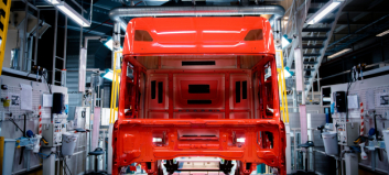 Scania: El-lastebiler får VIP-behandling i produksjonskøen