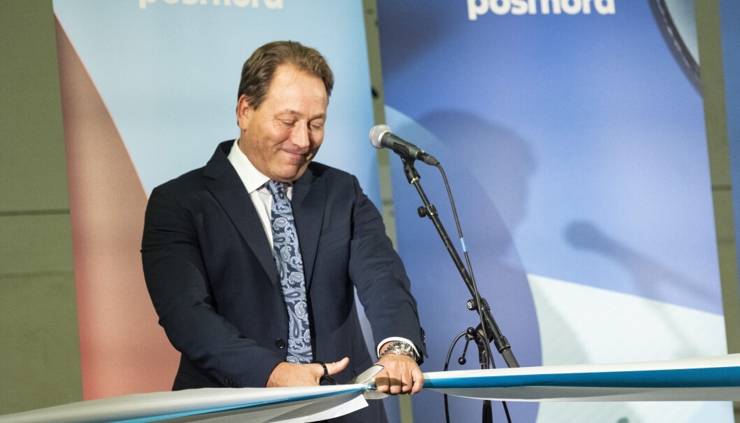 Robin Olsen kunne stolt klippe snoren for å markere åpningen av PostNords nye terminal i Sørlandsparken. Robin Olsen kunne stolt klippe snoren for å markere åpningen av PostNords nye terminal i Sørlandsparken.